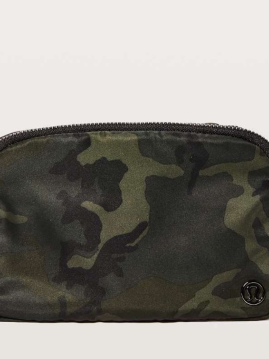 lululemon athletica Handbags - Lululemon Everywhere Belt Bag *1L Woodland Camo Gator Green Dark Olive / Black